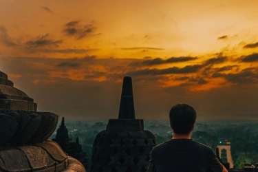 Mau Lihat Sunrise dari Puncak Candi Borobudur? Segini Harga Tiketnya