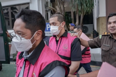 Momen Kerry Anak Riza Chalid Tanya Eks Direktur BUMN soal Perusahaan Miliknya