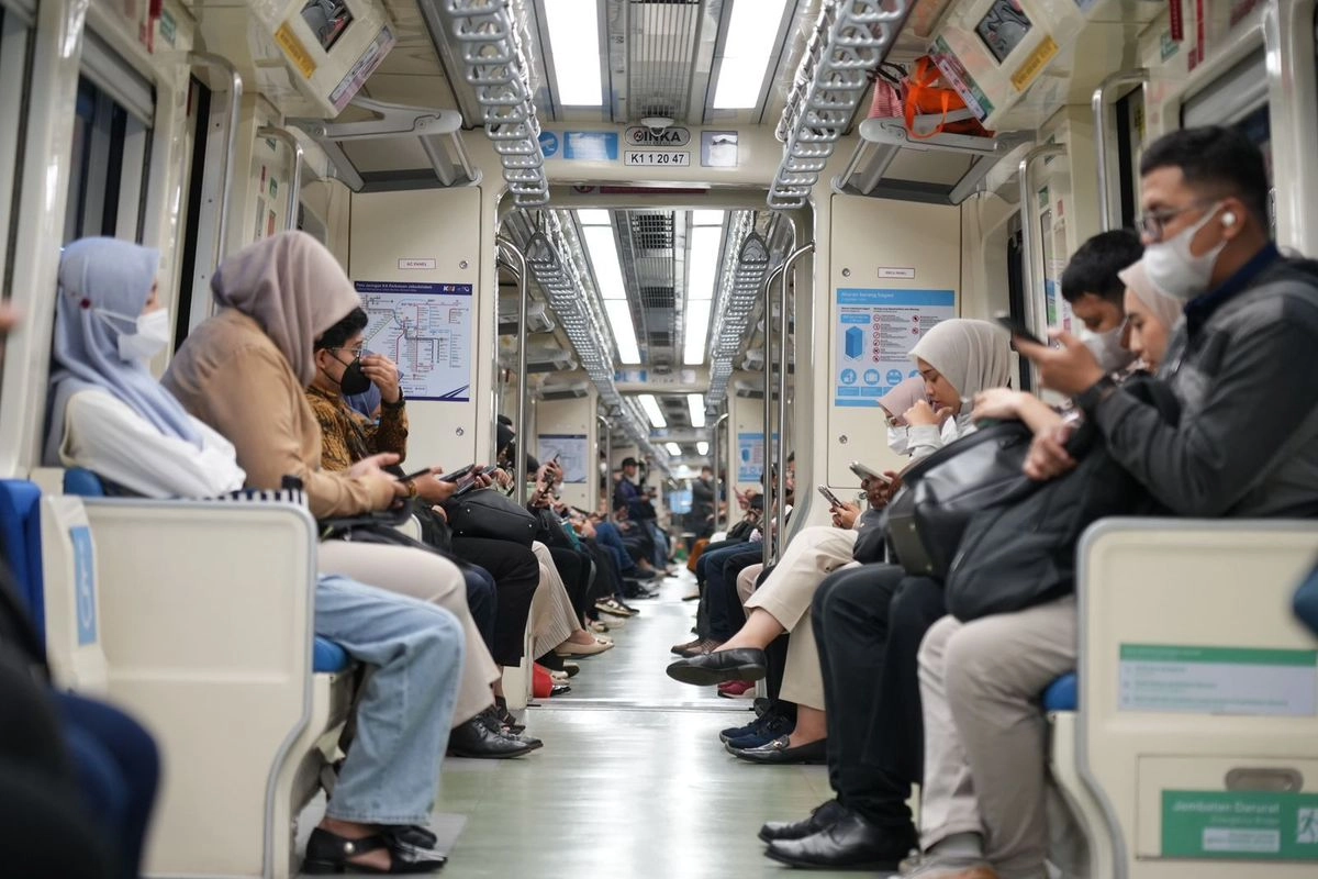 Pengguna LRT Jabodebek Melonjak  Lebih dari 40 Persen di Januari-September 2025