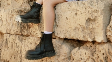 Solusi Tampil Stylish Tanpa Sakit Kaki: Intip Rekomendasi Sepatu Ankle Boots Paling Nyaman