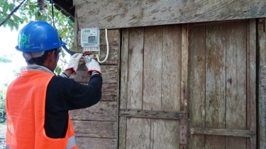 Warga Ujung Negeri Tak Lagi Hidup dalam Gelap, Listrik Datang Bawa Harapan