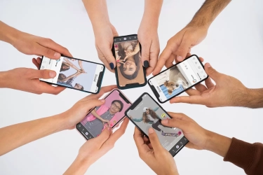 Tiongkok Wajibkan Influencer Punya Sertifikat dan Cantumkan Gelar Akademik