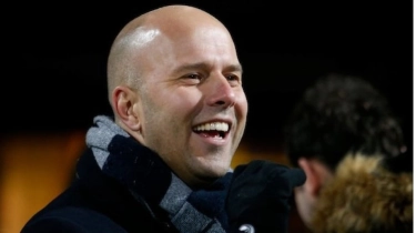 Liverpool Pesta Lima Gol di Jerman, Slot Puji Duet Ekitike-Isak Meskipun Ada Tumbal