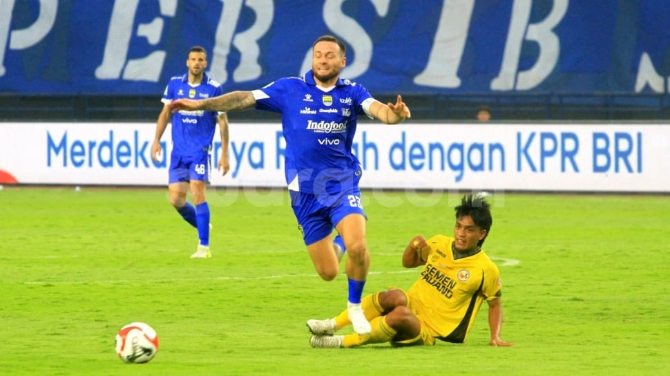 Persib Jamu Selangor FC di GBLA, Marc Klok Ajak Bobotoh Lakukan Ini