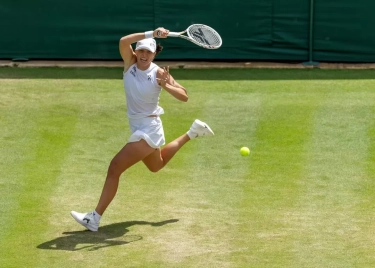 Iga Swiatek Terima Hadiah dari Taylor Swift, Catatan Spesial dari Sang Idola