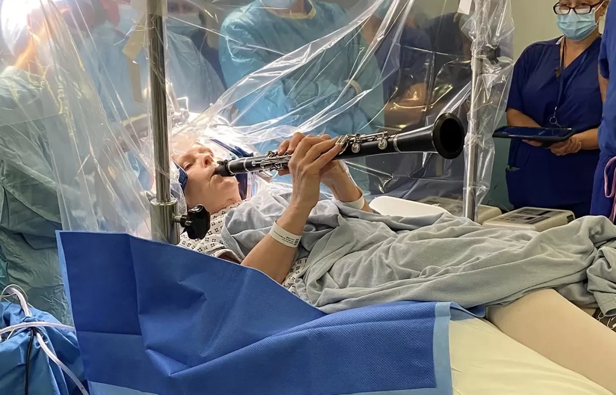Tak Dibius Total, Pasien Parkinson Jalani Operasi Otak dan Sambil Bermain Klarinet, Buktikan Keajaiban Teknologi Medis