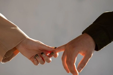6 Tanda Terjebak Situationship, Hubungan Tanpa Status yang Bikin Bingung