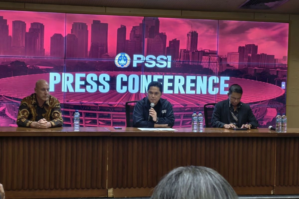 Alexander Zwiers dan Simon Tahamata Masih Bersama Timnas Indonesia