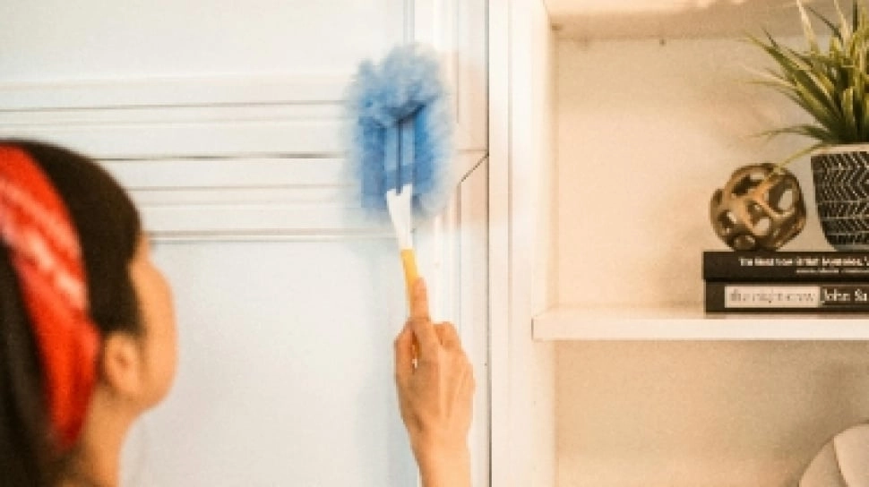 Tips Ampuh: Menghapus Noda Cat Rambut dari Dinding dengan Mudah