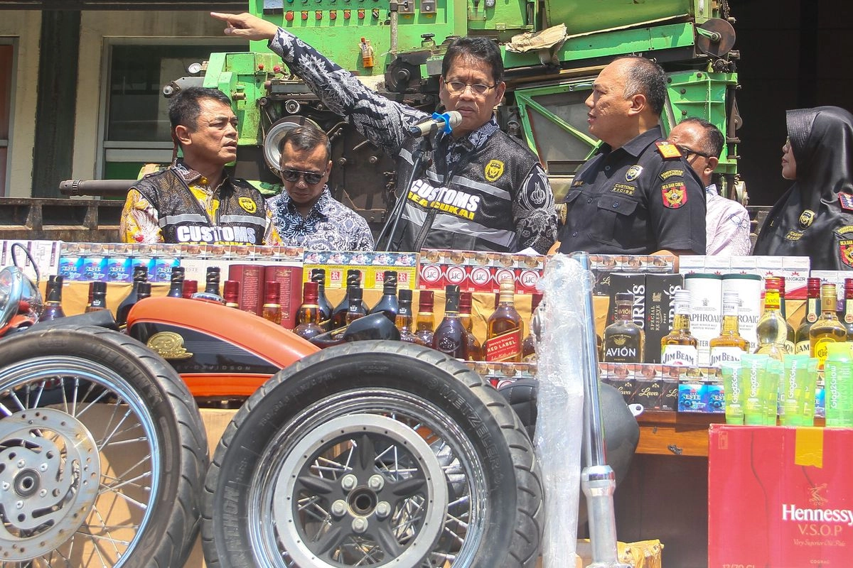 Bongkar Mafia Bea Cukai: Modus Operandi dan Penanganannya
