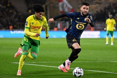 Lille vs Metz 6-1: Perraud Cetak Gol, Calvin Verdonk Kian Tersisih?