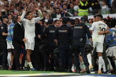 Ricuh El Clasico Real Madrid Vs Barcelona: Bangku Cadangan Panas, Hujan Kartu, Alonso Juru Damai