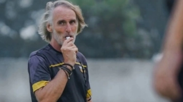 Jan Olde Riekerink Sindir Keras AFC: Level Asia Tapi Gak Pakai VAR, Aneh!