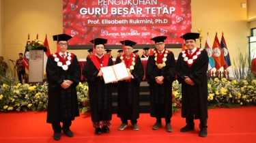 Prof. Elisabeth Rukmini: Menenun Sains, Makna, dan Masa Depan Perguruan Tinggi