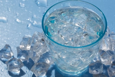 Sering Ngemil Es Batu? Kenali Pagophagia, Kebiasaan Sepele yang Ternyata Banyak Penyebabnya