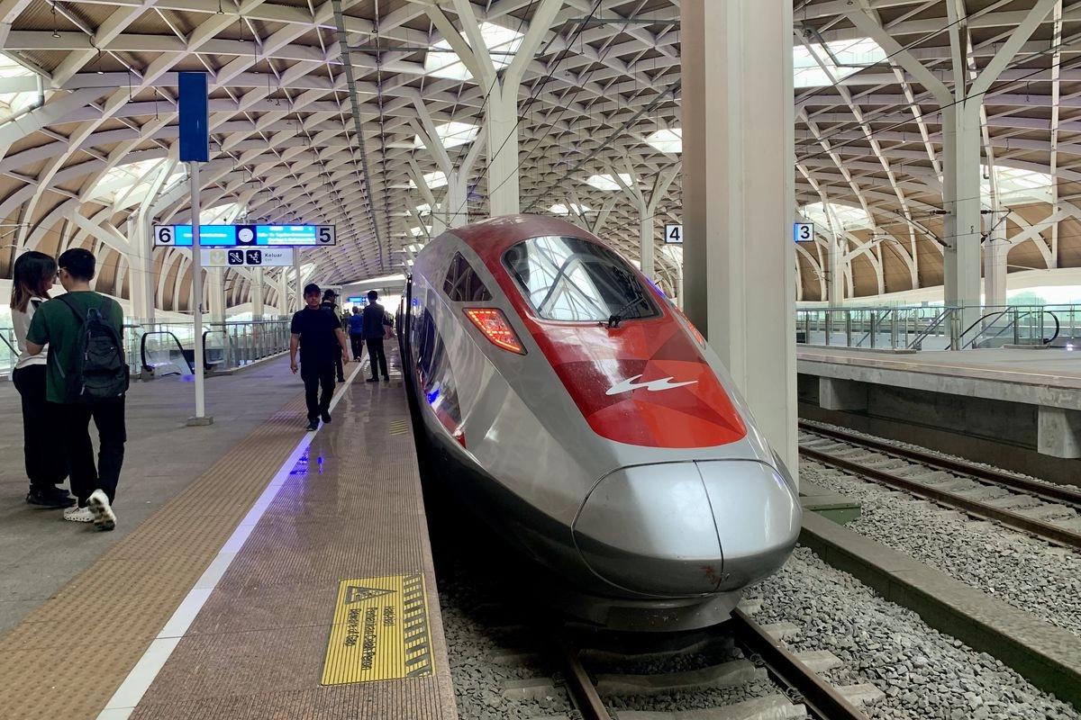 Panduan Naik Kereta Cepat Whoosh: Cara ke Stasiun Halim, Beli dan Reschedjule Tiket