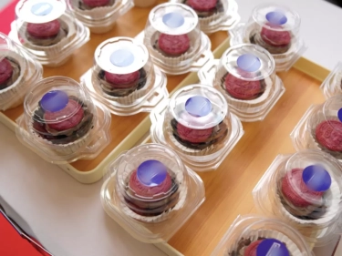 Girl Grup BABYMONSTER Berkolaborasi Mendesain Cookie dengan Personalized Emboss