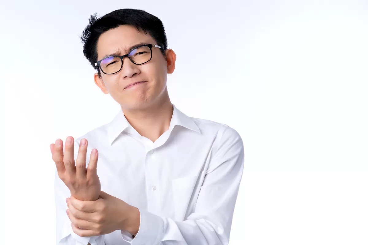 Kenapa Kita Sering Kesemutan? Ini Dia Penjelasan Ilmiahnya