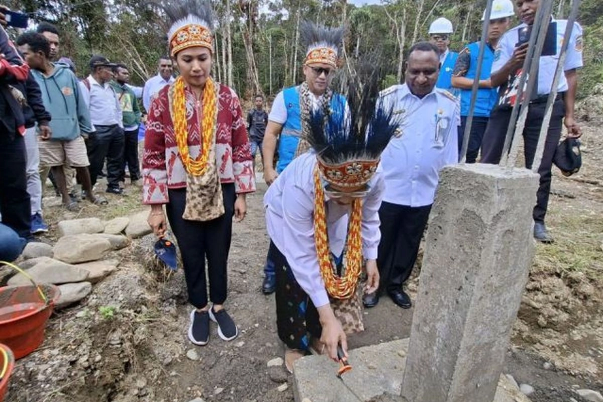 Pegunungan Arfak Bakal Jadi Daerah dengan Listrik 100 Persen dari Energi Terbarukan