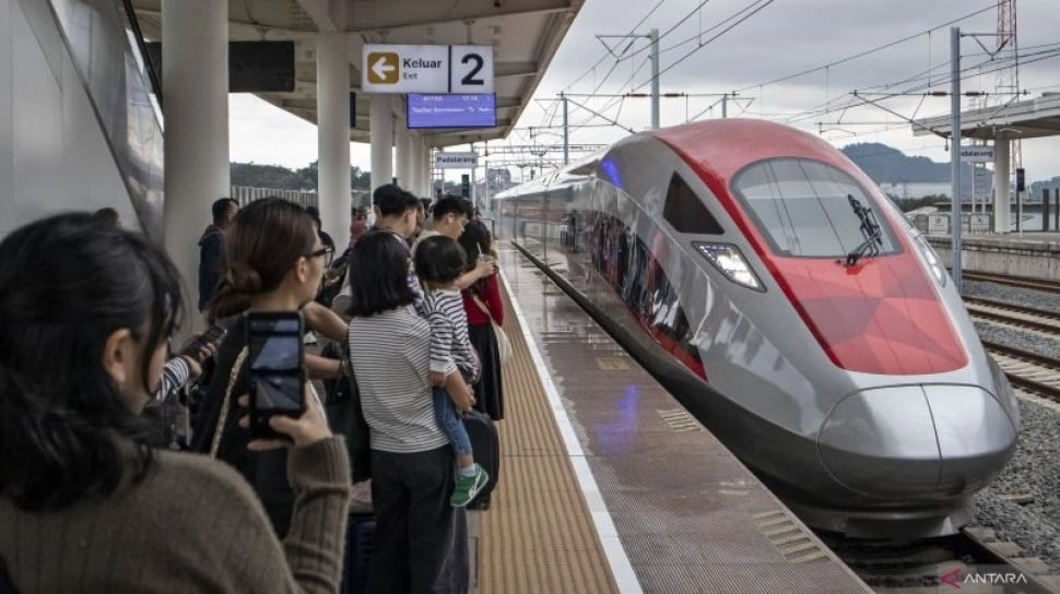 Ekonom Sebut Danantara 'Duitnya Mepet', Negara Siap-siap Menalangi Utang Whoosh