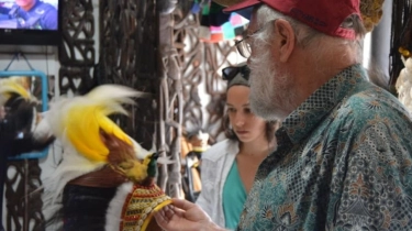 Pembakaran Mahkota Cenderawasih Picu Kemarahan, Desak Aturan Khusus Meski Menhut Sudah Minta Maaf