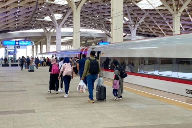 KPK Persilakan Masyarakat Naik Whoosh meski Dugaan Korupsi Sedang Diselidiki