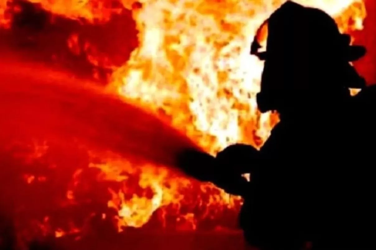 Kebakaran di Ciracas Akibat Anak Main Lilin, Rumah Sekretaris RT Ludes Terbakar