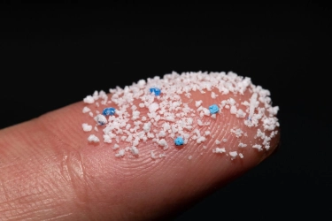 Bahaya Mikroplastik untuk Kulit, Bisa Picu Jerawat dan Alergi Menurut Dokter
