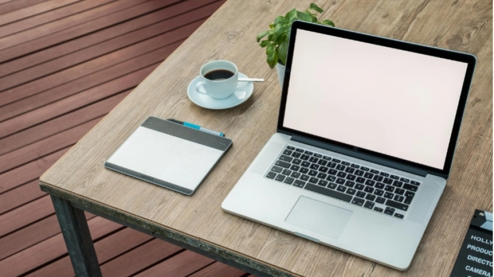 Laptop Ketumpahan Air? Jangan Panik! Ini 12 Langkah Cepat untuk Menyelamatkannya