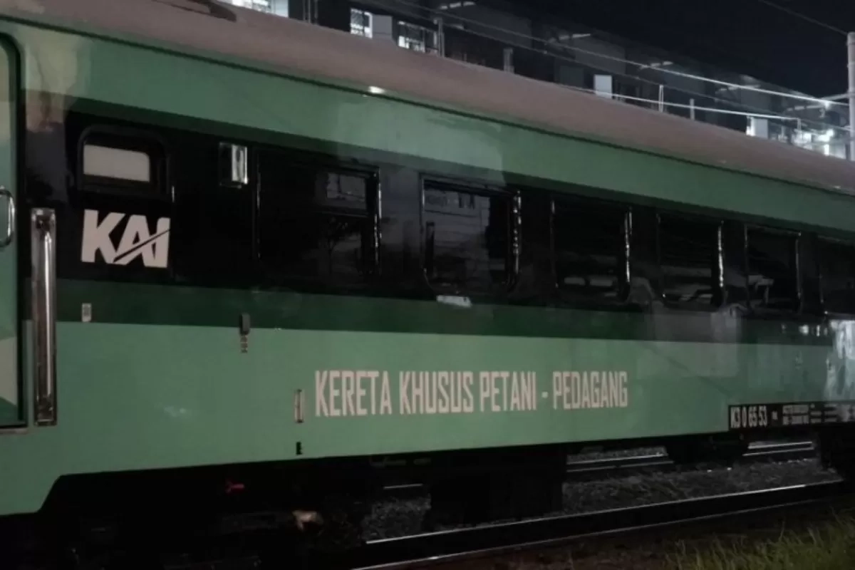 Petani dan Pedagang Wajib Gembira, KAI Luncurkan Kereta Khusus di Jalur Merak-Rangkasbitung