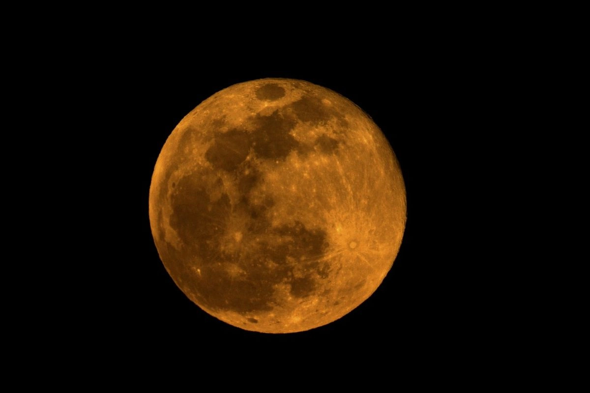 Gratis Piknik Malam Lihat Supermoon di Planetarium Jakarta, Ini Caranya