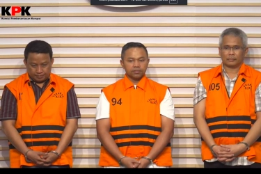 Gubernur Riau Pakai Uang Jatah Preman dari Anak Buah untuk ke Luar Negeri