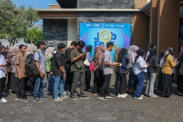 Jumlah Pengangguran RI Turun Jadi 7,46 Juta Orang, TPT Agustus 2025 Sentuh 4,85 Persen
