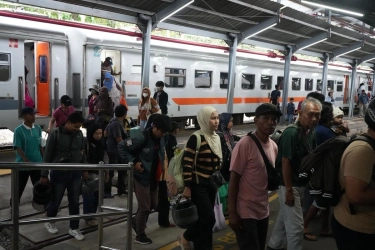 Tiket Kereta Api Bulan Desember 2025 Belum Bisa Dipesan, Kenapa?