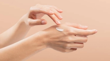 5 Rekomendasi Sunscreen Gel SPF 50 Terbaik, Cocok untuk Tipe Kulit Berminyak