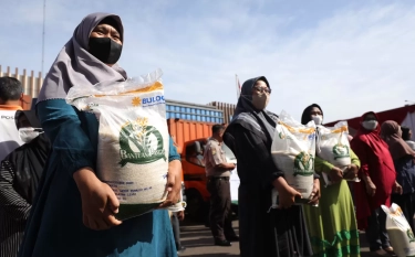 Ini Kriteria dan Prosedur Pengambilan Beras 20 Kg dan Minyak 4 Liter untuk Penerima BPNT, Bansos Penebalan November 2025 Resmi Disalurkan!