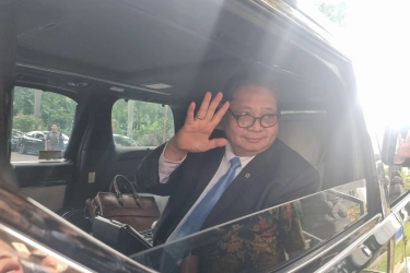 Airlangga Sebut Opsi Utang Whoosh Dibiayai APBN Masih Dibahas