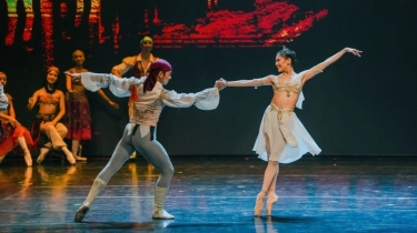 Ketika Kisah Cinderella Diceritakan Kembali Lewat Balet Klasik Bernuansa Modern