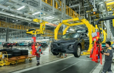 Langit Abu, Jalan Basah, dan Sepotong Cerita VinFast di Jakarta