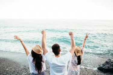 Orang yang Merasa Paling Damai Saat Berada di Pantai Biasanya Menunjukkan 7 Ciri Ini Menurut Psikologi