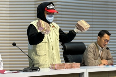 Geledah Rumah Dinas Bupati Ponorogo, KPK Sita Uang hingga Dokumen Elektronik