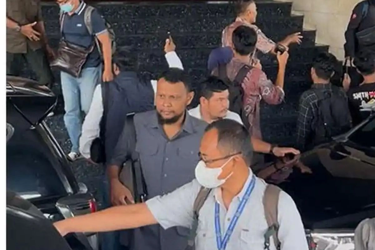 KPK Periksa Sekda Riau dan Kabag Protokol Usai Geledah Kantor Gubernur Abdul Wahid