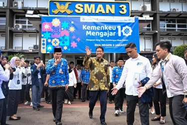 Purbaya Mengajar di SMAN 3 Jakarta, Dorong Generasi Muda Pahami Peran APBN