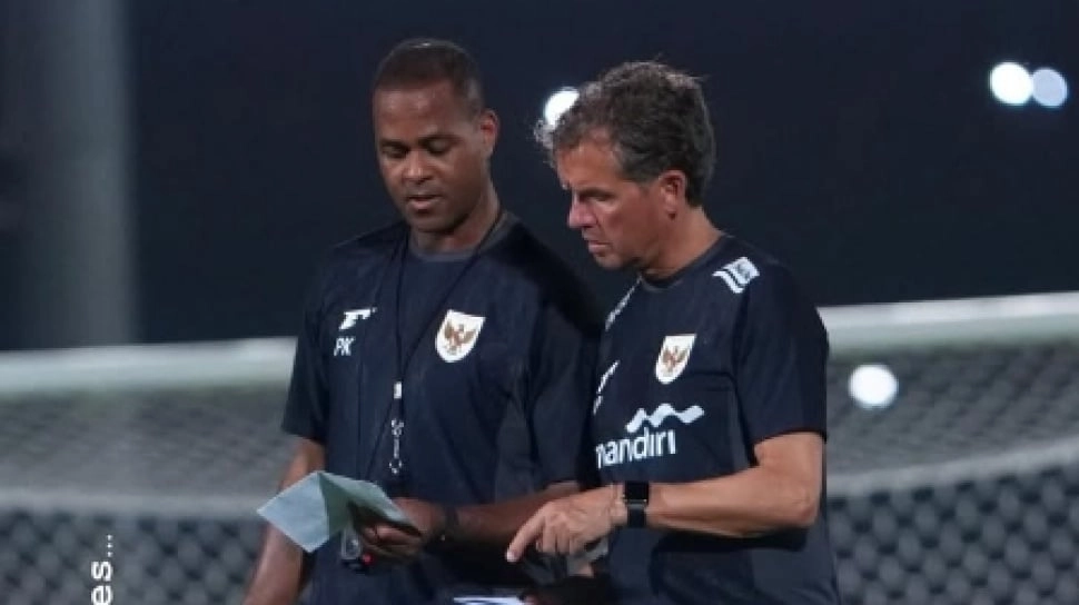 Masih Nganggur! Alex Pastoor dan Patrick Kluivert Saling Sikut demi Kerjaan Baru