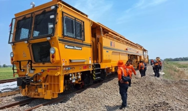 Jelang Nataru, KAI Terjunkan 735 Petugas Ekstra Guna Awasi Jalur Rel 24 Jam