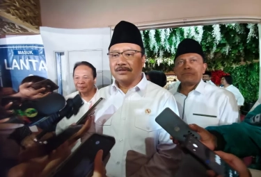 Menteri Sosial Ingatkan Keluarga Penerima Manfaat Tentang Penggunaan Bansos