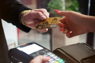 Apakah Kartu Kredit Masih Relevan untuk Kebutuhan Finansial Anak Muda?