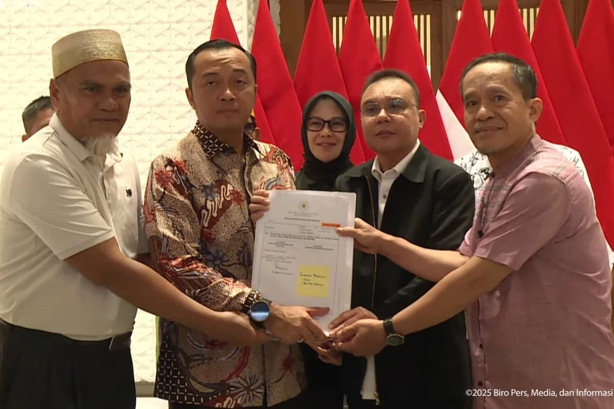 Hukuman Pemecatan 2 Guru di Luwu Utara Tidak Adil, Komisi X Apresiasi Rehabilitasi