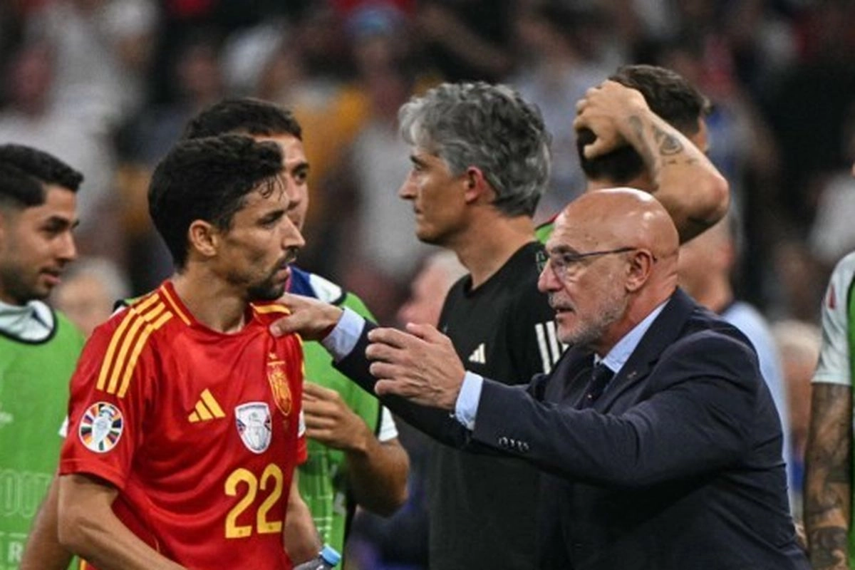 Luis de la Fuente Masih Cari Duet Ideal di Lini Belakang Timnas Spanyol