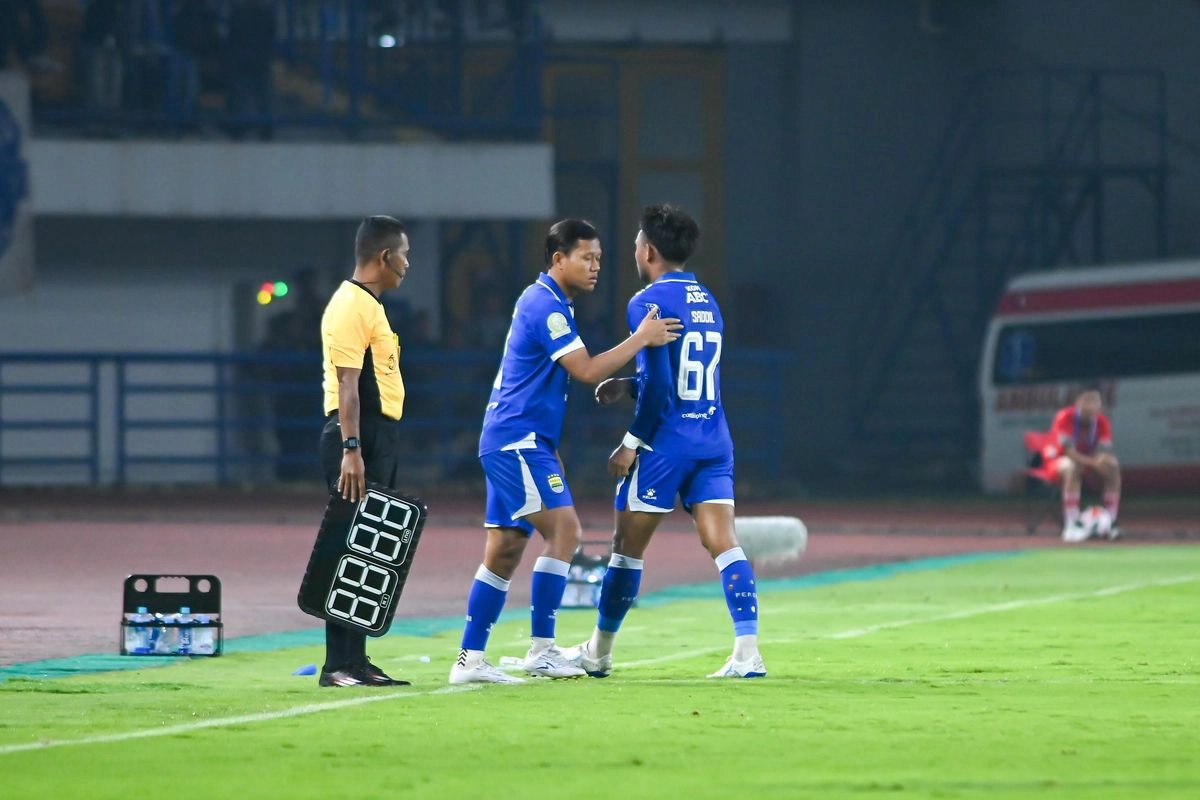 Tak Jarang Jadi Cadangan Persib Bandung, Ini Respons Berkelas Adam Alis